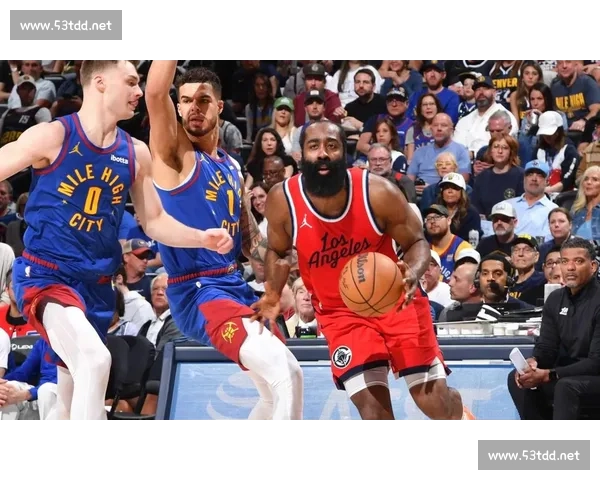 球队连败纪录刷新历史低谷球迷呼吁管理层尽快调整策略 球队连败纪录刷新历史低谷球迷呼吁管理层尽快调整策略